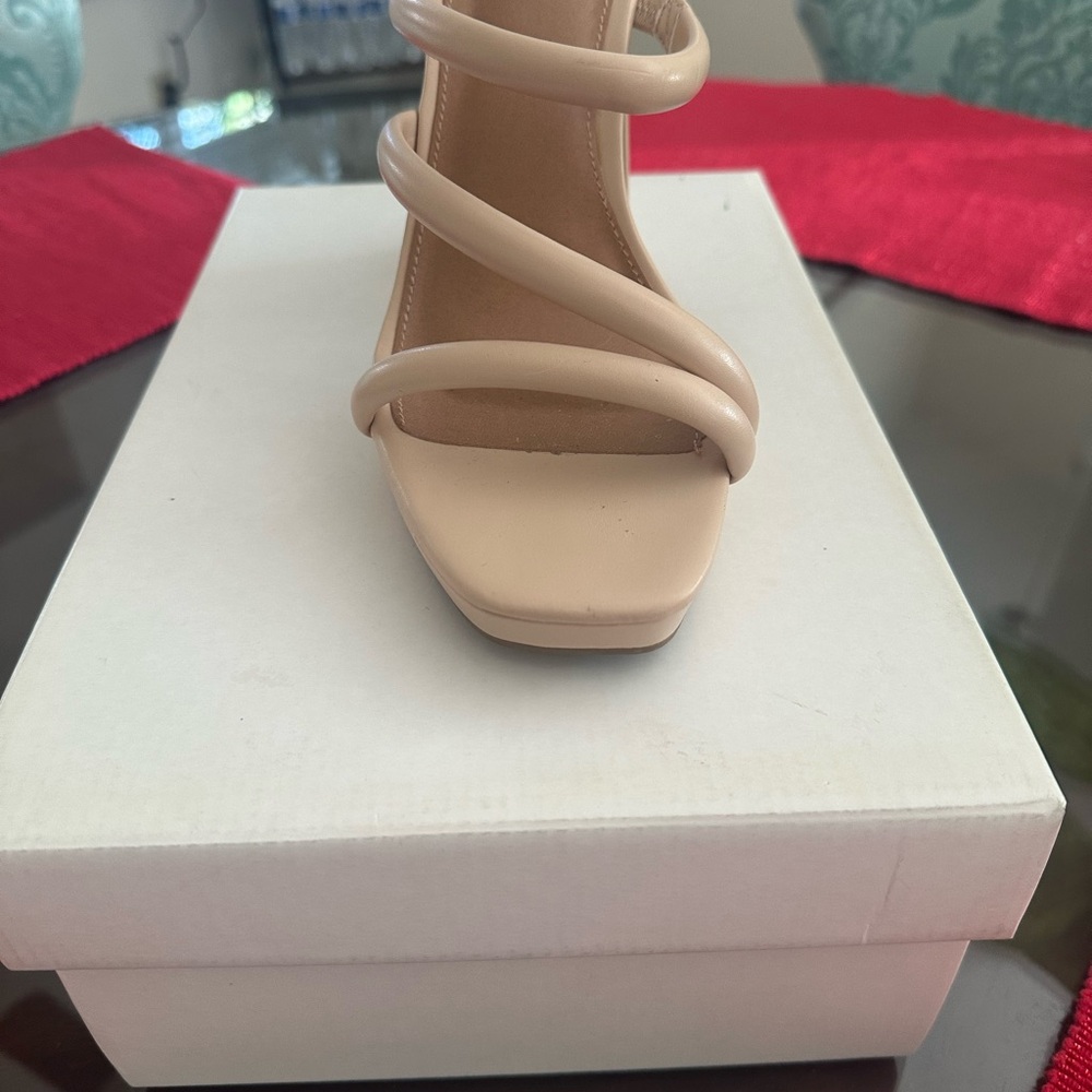 Dolce Vita Nude Strappy Block Heel Sandals Size 9